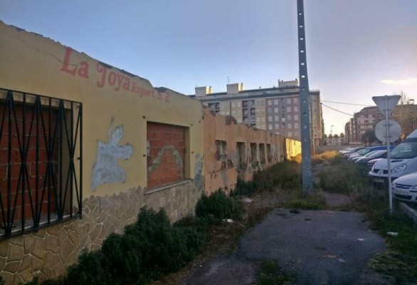 Borriana avanza en la urbanización del solar de La Joya y suspende el del Camí Vell de València