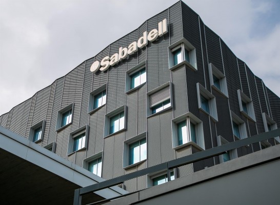 Banco Sabadell pone en marcha un plan integral de atención a clientes, en especial a mayores