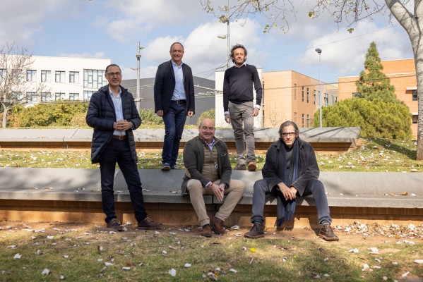 Un proyecto de la UJI estudia el uso de robots sociales como empleados en el sector turístico