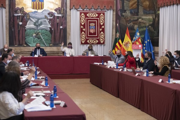 La tasa turística quiebra al equipo de gobierno en Diputación: el PSPV rechaza su aprobación 