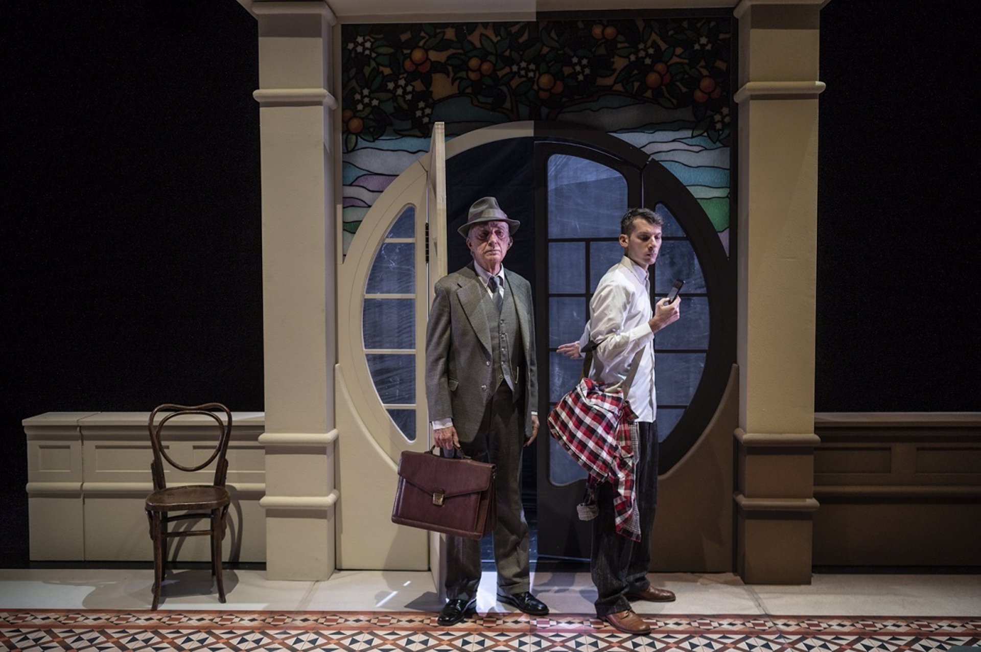 La estancia de Largo Caballero en València se hace teatro de la mano de Gabi Ochoa