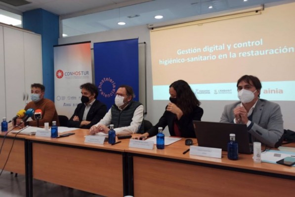 Hosteleros prevén unas Fallas con mesas de 10 ó 12 comensales: 