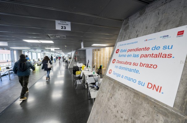 Más de 16,8 millones de españoles ya han recibido la tercera dosis de la vacuna contra la covid