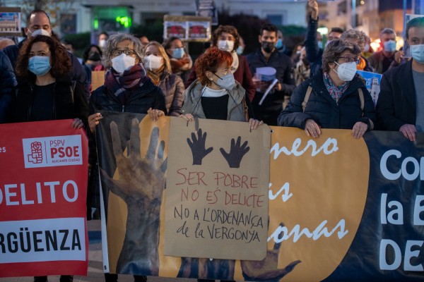 Vía libre para la norma de convivencia de Alicante entre protestas: la izquierda promete derogarla