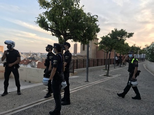 Alicante tramita 109 denuncias en el operativo frente al 'botellón' este fin de semana