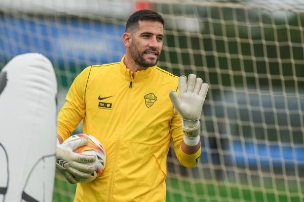 El Elche prepara el partido ante el Rayo con las bajas de Boyé y Palacios

