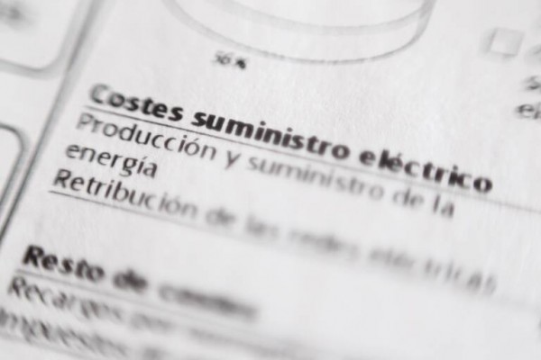 El precio de la luz sube este martes un 9% y se vuelve a asomar a los 200 euros/MWh
