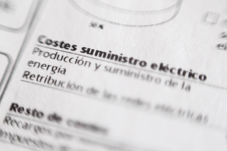 El precio de la luz sube este martes un 9% y se vuelve a asomar a los 200 euros/MWh
