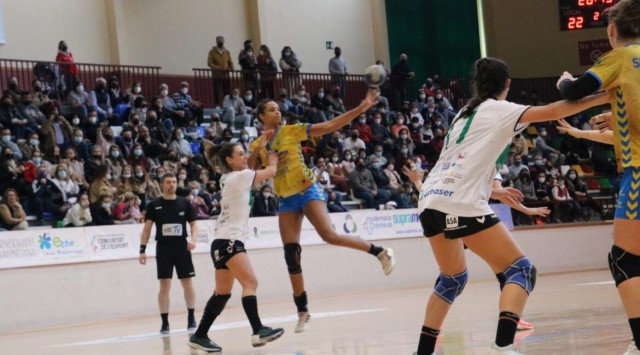 Elche y Rocasa igualan y lo dejan todo para la vuelta