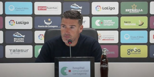 Luis Carrión exige respeto para el Cartagena: el árbitro le dijo 