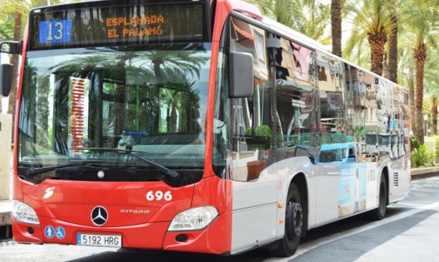 Alicante recupera el pago en metálico en los autobuses del sistema de transporte público