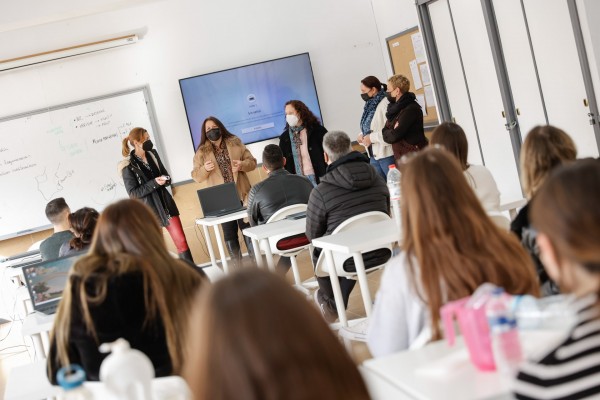 Los cursos de atención a dependientes impartidos en el CFO de l’Alfàs tienen una tasa de empleabilidad del 80%
