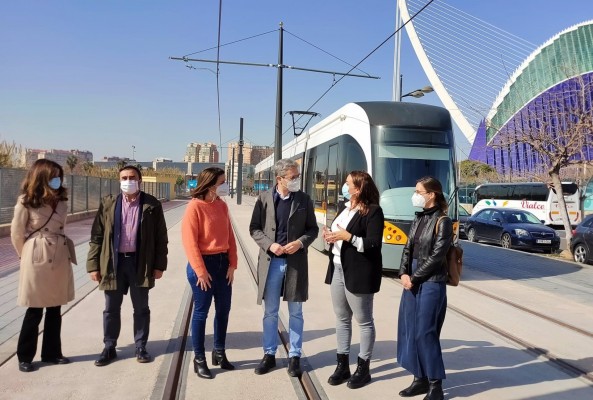 La Generalitat inicia el periodo de pruebas técnicas de la L10 con la llegada del primer tranvía

