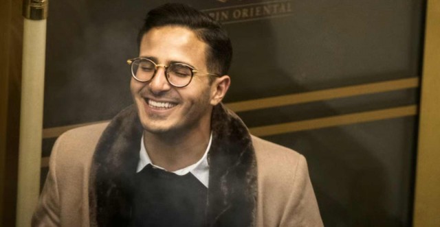 'Tinder Swindler', timar a usuarias de Tinder para irse de fiesta a Mykonos con modelos