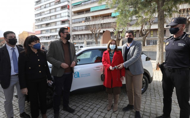 La Diputación de Alicante realiza una inversión de 4,7 millones para dotar de vehículos eléctricos a 122 municipios