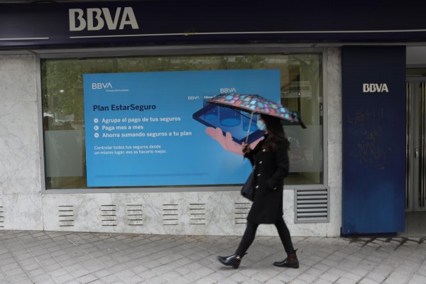 BBVA ampliará el horario de caja en más de 600 oficinas desde la semana que viene