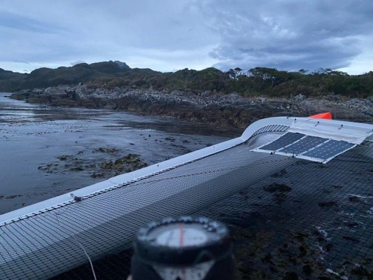 La Bitácora del Role: Álex Pella abandona el intento de récord al encallar en la bahía de Cook