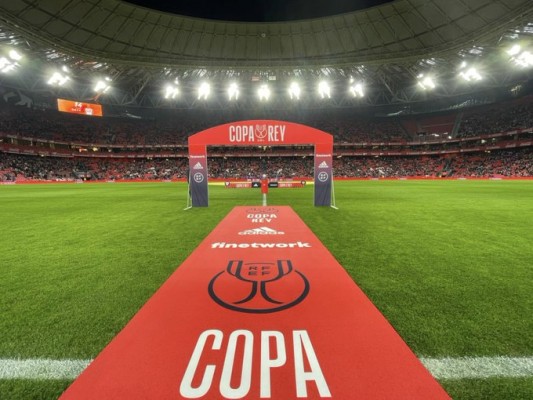 Este Valencia necesita un árbitro digno para el partido de vuelta