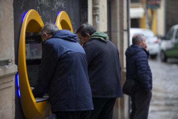 La banca reacciona: atención preferente a los mayores y mejorar horarios, entre las medidas propuestas a Economía