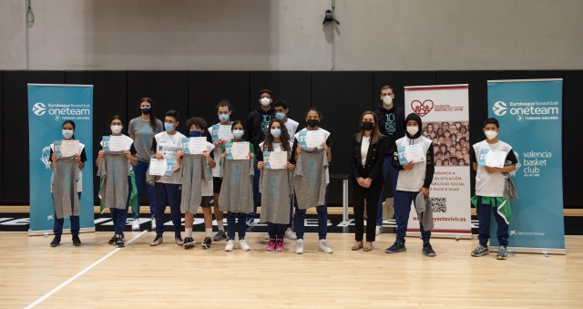 El 10º proyecto ‘One Team’, con apoyo de Fundación 'La Caixa' recibe a sus embajadores Claver, Rivero y Carrera