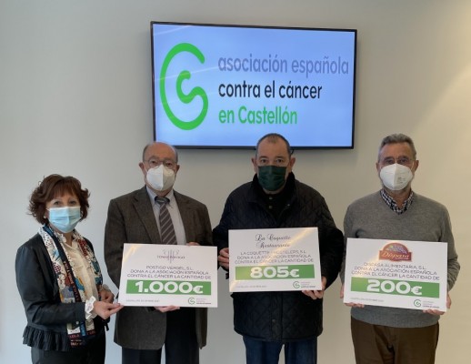 La Coquette entrega un cheque de 2.005 euros a la Asociación Española Contra el Cáncer 