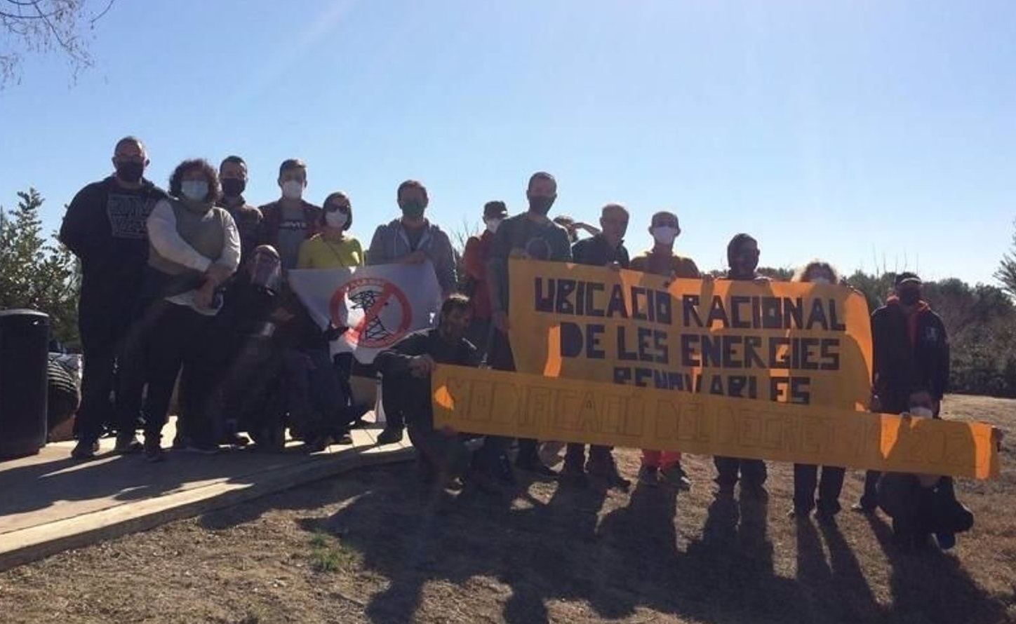 Compromís pide la paralización de la línea de Muy Alta Tensión y la megaplanta solar Magda 