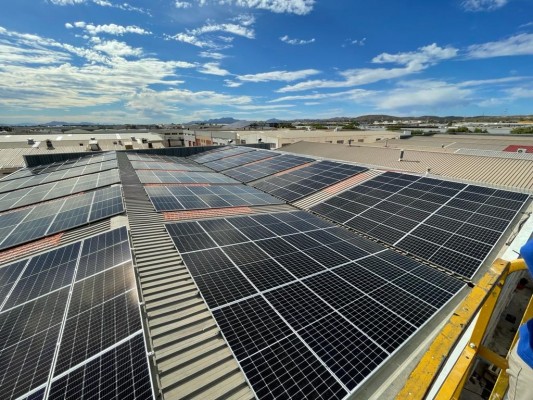 Elche podría autoabastecerse energéticamente en 10 años, según un estudio: ahorraría 64 millones de euros
