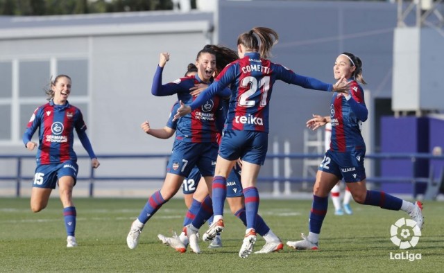 El Levante se repone del derbi goleando al Rayo