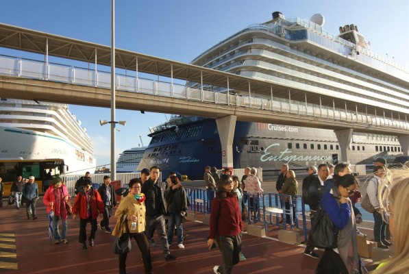 Valenciaport realiza una prueba piloto para mejorar la gestión de los flujos de cruceristas