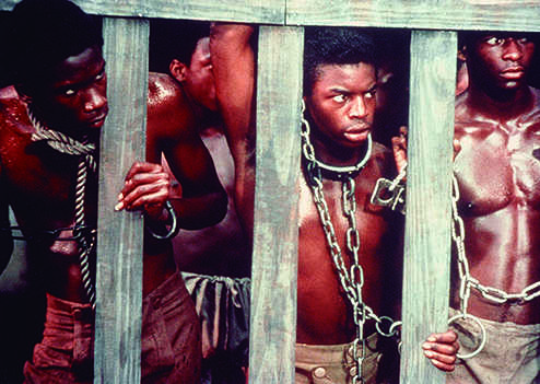 Un fotograma de la serie 'Raíces' - 