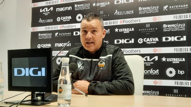 Escobar: “Pablo Hernández no se tira del barco y es el primero que quiere tener continuidad”