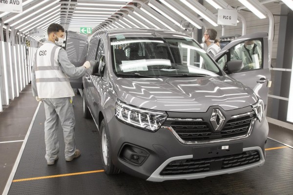 La producción industrial se dispara un 7% en 2021, su mayor repunte anual en 27 años