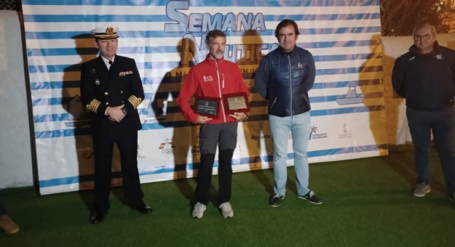 Humberto Martínez gana la clase Raceboard de la CV Olympic Week

