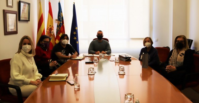 Benlloch se reúne con Ateneu para abordar el futuro centro especializado en daño cerebral