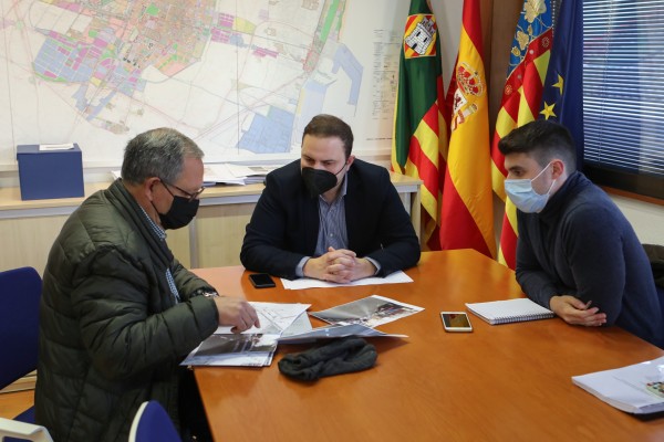 Castelló confirma que mantiene los huertos urbanos y busca alternativas para aparcar en Lidón 