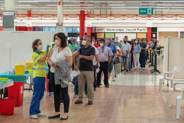 La tercera dosis ya está disponible sin cita para todos los grupos de edad en la Región