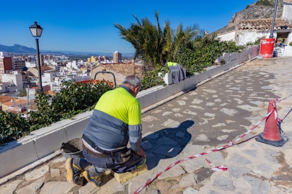 Cullera pone en marcha la rehabilitación de los tres kilómetros de la subida al Castell