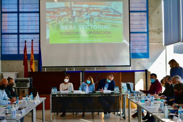 Estas son las bases de las oposiciones para incorporar 905 profesores a las aulas de la Región