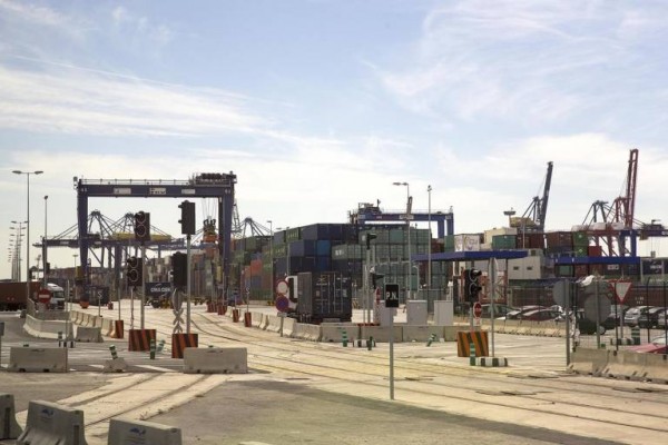 UGT pide suspender dos procesos de selección en Valenciaport al apreciar 