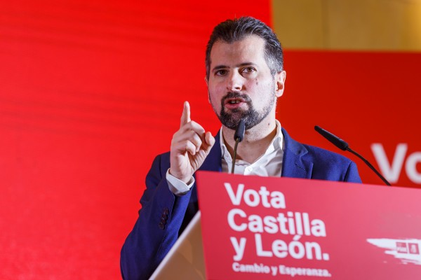 El CIS vuelve a dar ganador al PSOE en Castilla y León y el PP no sumaría mayoría absoluta con Vox