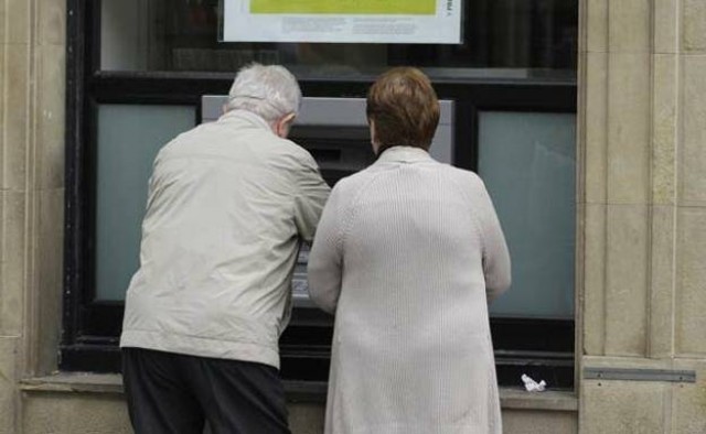 La campaña SoyMayorNoIdiota registra 600.000 firmas en el Ministerio de Economía
