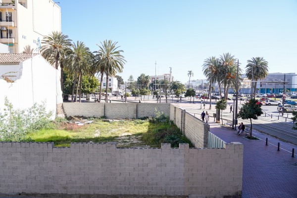 Juan Roig compra a Grupo Ática un solar frente a La Marina, próximo a EDEM