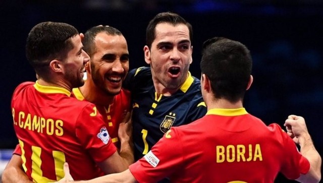 España vence a Ucrania y no falta a su cita con el podio