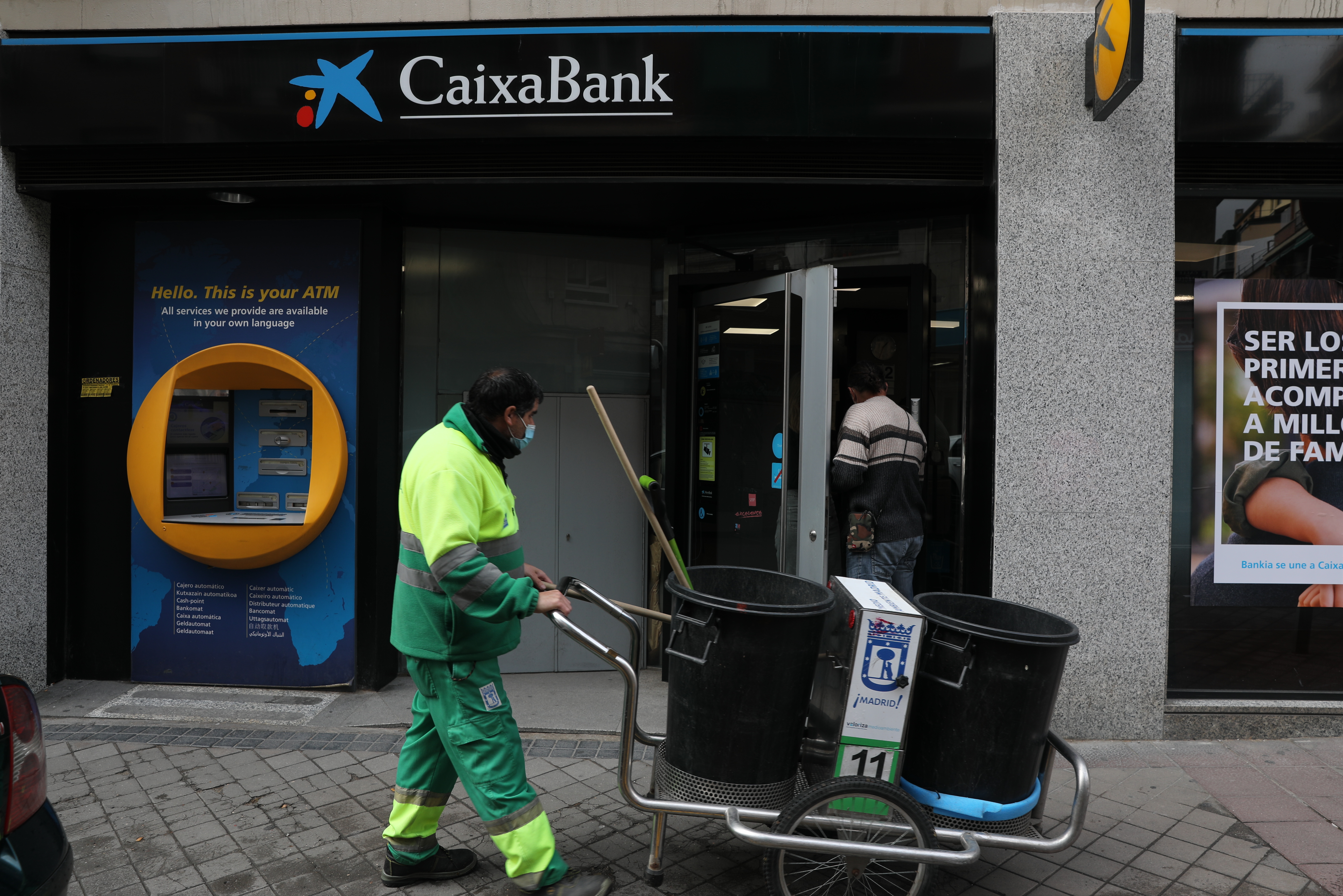 La gran banca española pierde 12.330 empleados y cierra 2.849 sucursales en 2021