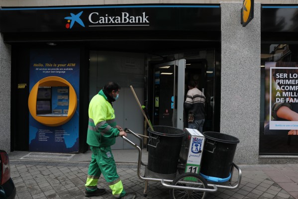 La gran banca española pierde 12.330 empleados y cierra 2.849 sucursales en 2021