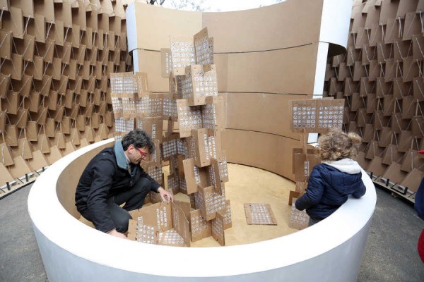Fallas, cartón y viceversa en los premios nacionales de arquitectura efímera