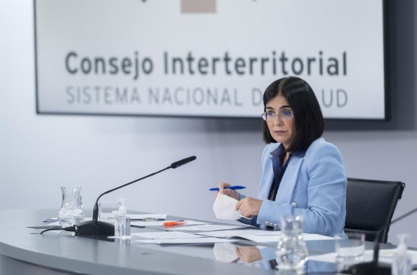 Adiós a las mascarillas: el Gobierno eliminará su uso obligatorio en exteriores el próximo martes
