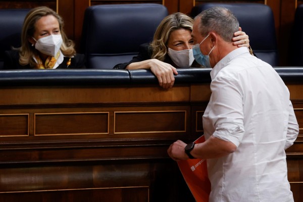 Baldoví salva la reforma laboral de Sánchez con la oposición de más de 60 miembros de Compromís