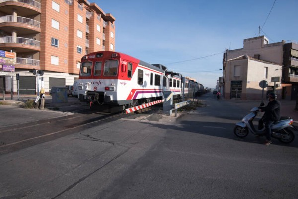 Callosa de Segura pedirá a Adif que permita transformar la línea de cercanías en vía verde