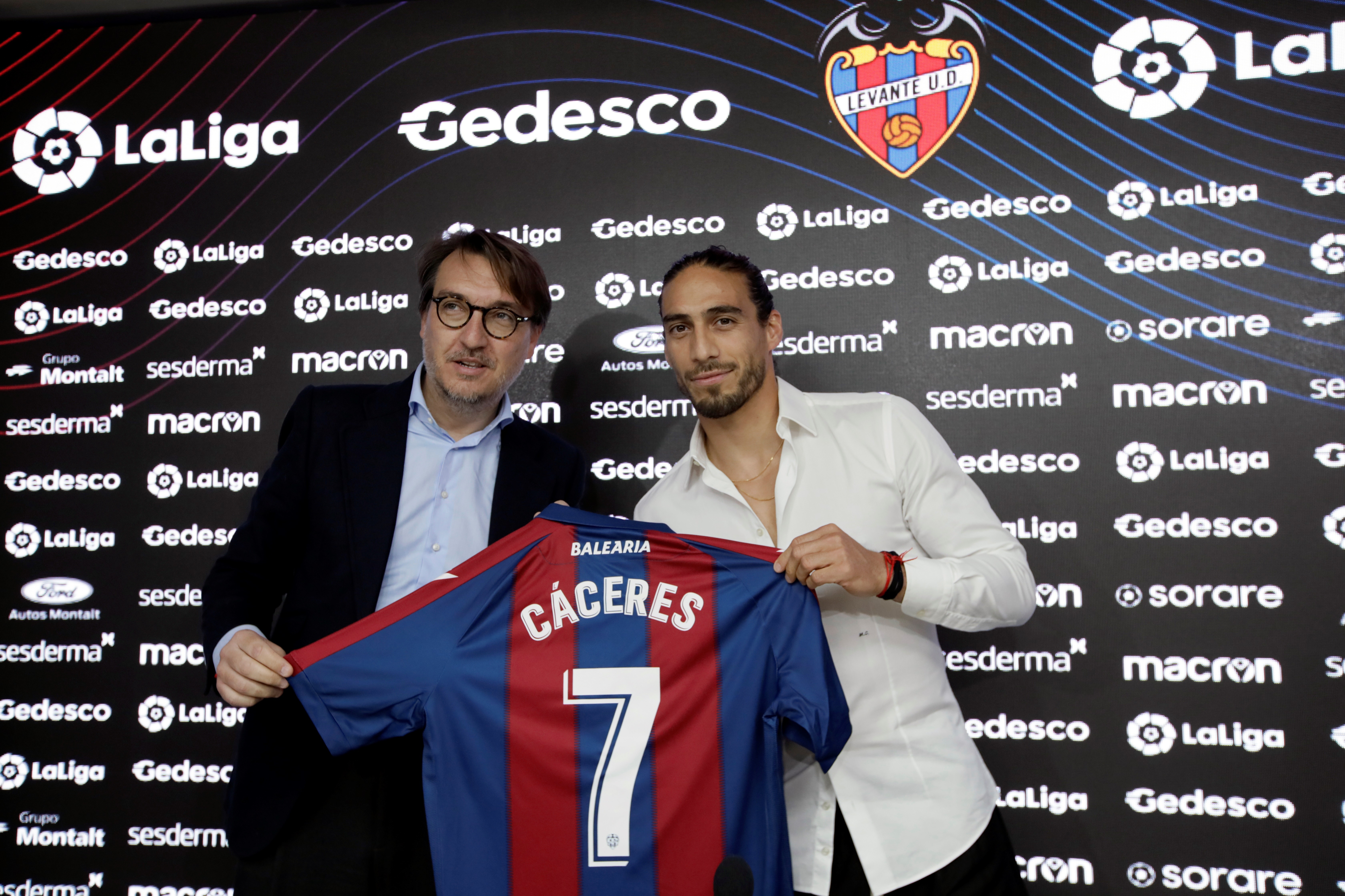 Cáceres y el número '7': un Levante de dorsales exóticos